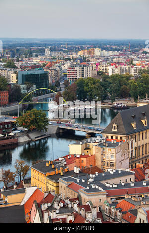 Ville de Wroclaw en Pologne, vue de dessus, paysage urbain autour du fleuve Oder Banque D'Images