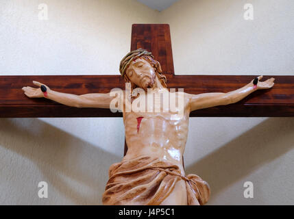 Crucifixion dans la cathédrale Mère Teresa en Vau i Dejes, Albanie le 30 septembre 2016. Banque D'Images