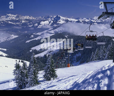 Autriche, Tyrol, untercountry, domaine skiable de Wilder Kaiser-Brixental, Scheffau, creux, trajectoire Kitzbüheler Horn, paysage, nature, ski, ski ascenseur, ascenseur, ascenseur de chaise, fauteuil ascenseur, skieur, vacances, sports d'hiver, ski, hiver, neige, montagnes, Banque D'Images