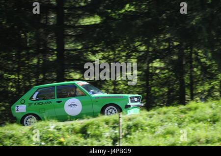 Sport, voiture, course de montagne historique anciens Audi 50, Banque D'Images