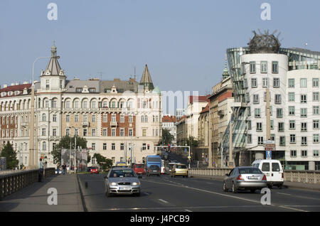 République tchèque, Tchéquie, Prague, le tramway, le 'Dancing house, Banque D'Images