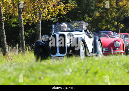 Sport, voiture, course de montagne historique anciens BMW décapotable, Banque D'Images