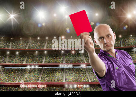 La moitié des arbitres, portrait, stade de football, foule de spectateurs, carte rouge, point, Banque D'Images