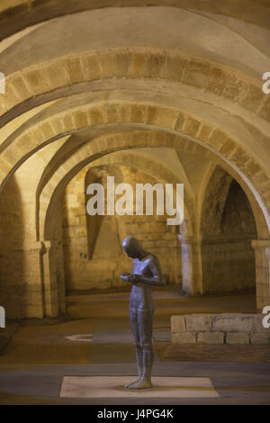 La Grande-Bretagne, l'Angleterre, Winchester, Hampshire, disque cathédrale, crypt, sculpture 'Sound II', Antony Gormley, Banque D'Images