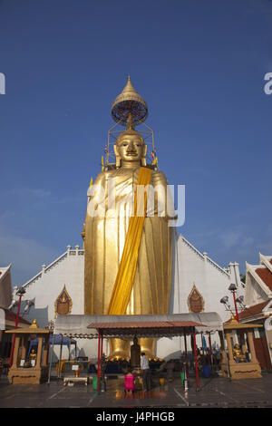 Thaïlande, Bangkok, Wat Intharawihan Buddha statue in, Banque D'Images