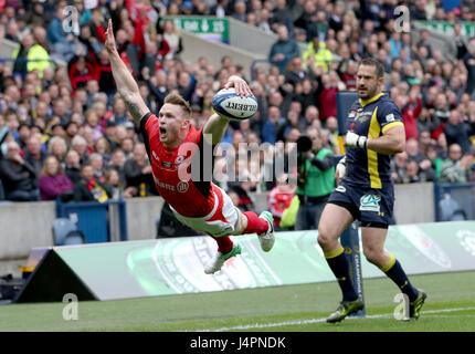 Saracens' Chris Ashton marque son premier essai d'autre au cours de l'European Challenge Cup Finale à Murrayfield, Edinburgh BT. Banque D'Images