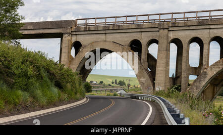 Pont de chemin de fer dans la région de Palouse Eastern Washington. Banque D'Images