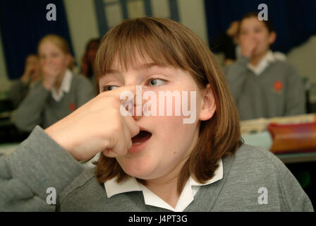 St.Mary Redcliffe & école de Temple, Bristol, où les élèves dans les cours d'allemand font semblant d'éternuer pour signaler les enseignants déclaration incorrecte. Banque D'Images