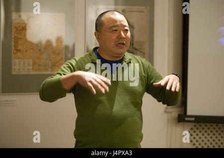 Tsuzuki Kyoichi, Japon artiste, photographe, auteur du livre de l'ami style Tokyo Galerie Mano le 26 octobre 2010 à Budapest, Hongrie. Banque D'Images