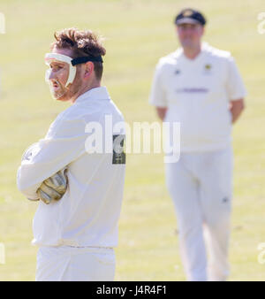 East Dean les terrains de jeu, East Sussex, Royaume-Uni. 13 mai, 2017. East Dean & Iken Cricket Club 1X1 vs Forest Row Cricket Club 1ère XI. Credit : Alan Fraser/Alamy Live News Banque D'Images