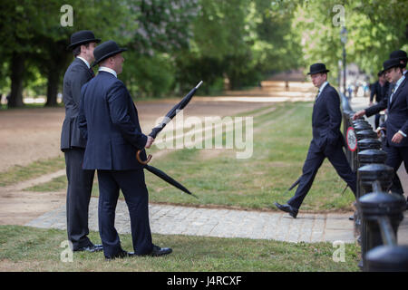 Londres, Royaume-Uni. 14 mai 2017. Les membres de l'Association anciens camarades de cavalerie combinée à leur défilé annuel et de service, de cavalerie Memorial à Hyde Park de Londres. Photographic/Alamy Live News Banque D'Images