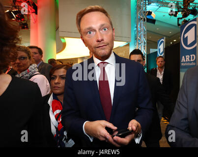 Düsseldorf, Allemagne. 14 mai, 2017. Christian Lindner, FDP premier candidat, sur la photo après l'élection d'État à Duesseldorf, Allemagne, 14 mai 2017. Photo : Christian Charisius/dpa/Alamy Live News Banque D'Images