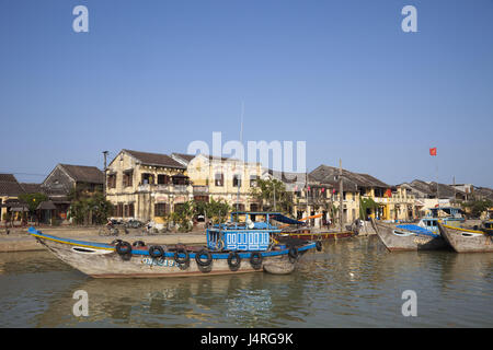 Vietnam, Hoi An, en vue de la ville et Thu bon flux, bottes, Banque D'Images