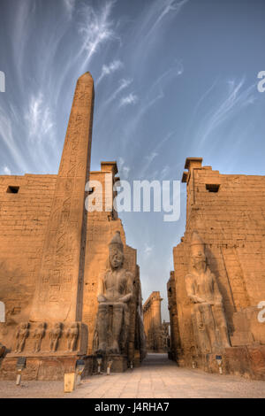 Le temple de Louxor, d'entrée, Ramses II Statuen, l'obélisque de Louxor, Egypte,, Banque D'Images