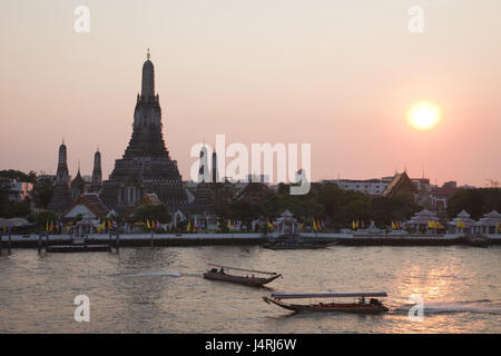 Thaïlande, Bangkok, Wat Arun, Chao Phraya, le coucher du soleil, Banque D'Images
