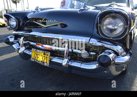 1957, Chevrolet chevy bel air noir, petite ville à la rue principale car show Banque D'Images