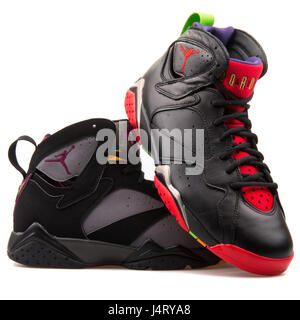 Pile de Nike Air Jordan Chaussures de basket ball sur fond Pile Des Espadrilles De Basket ball De Nike Air Jordan D