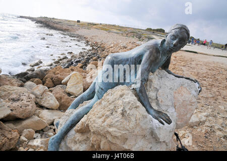 "Sol Alter" par Anna Maria Ioannidou. Chypre, Paphos, Paphos le port de baie Banque D'Images