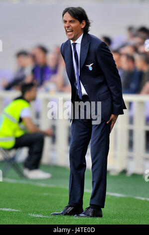 Florence, Italie. 13 mai, 2017. S.S Lazio entraîneur en chef Simone Inzaghi gestes au cours de la Serie A italienne match de foot entre A.c.f. La Fiorentina et S.S. Lazio au stade Artemio Franchi. Credit : Giacomo Morini/Pacific Press/Alamy Live News Banque D'Images