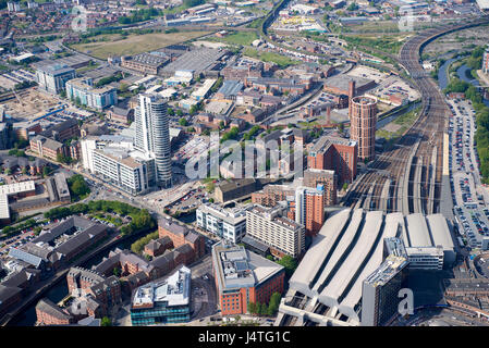 Holbeck, centre-ville de Leeds à partir de l'air, West Yorkshire, dans le Nord de l'Angleterre, Royaume-Uni Banque D'Images