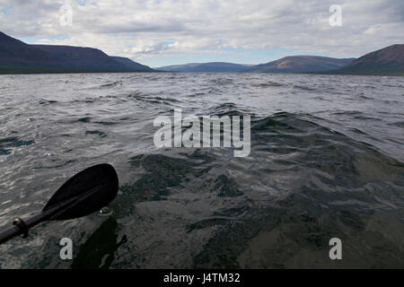 Dans le tableau du lac ayan montagnes. Plateau de Putorana. Réserver Putorana. Au nord de la Russie. La Sibérie. Banque D'Images