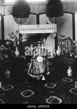 La Dynastie Qing Xi Ci Imperial Impératrice douairière de Chine photographié dans les années 1890 Banque D'Images