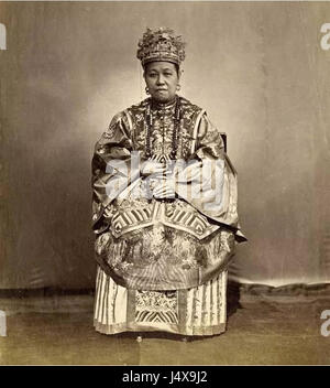 Femme de fonctionnaire chinois par Lai Afong c1870s Banque D'Images