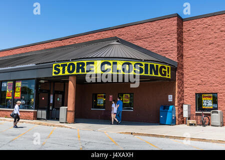 Gros plan horizontal de la fermeture du magasin signe sur une petite entreprise de détail III Banque D'Images