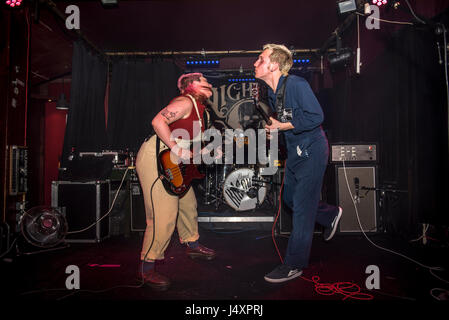 Manchester UK. Le 13 mai 2017. Kagoule produire au jour et nuit Cafe, Manchester UK dans le cadre d'ébats Clubnight, Manchester Le 13/05/2017 © Gary Mathe Banque D'Images