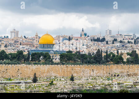Dôme de roches sur la gauche Banque D'Images
