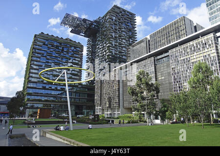 Central Park, Sydney, Australie. L'un 'Central Park', conçu par l'architecte français Jean Nouvel, a accroché les jardins verticaux et une section en porte-à-faux Banque D'Images