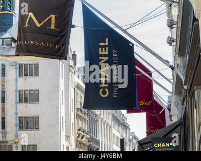 Designer de drapeaux à Bond Street Banque D'Images