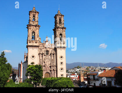 Façade de l'église paroissiale de Santa Prisca, Taxco de Alarcon Ville, État de Guerrero, Mexique Banque D'Images