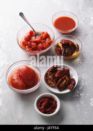 Différentes sortes de tomates transformées Banque D'Images