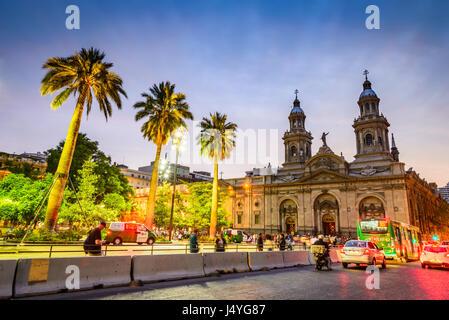 SANTIAGO DE CHILE, CHILI - 15 avril 2017 : Plaza de Armas, la place principale de la capitale du Chili, Santiago. Banque D'Images