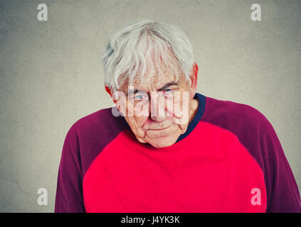 Portrait d'un homme déprimé personnes âgées Banque D'Images