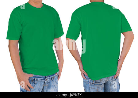 Homme portant un t-shirt vert vierge avec chemin de détourage, vues avant et arrière. Modèle pour insérer un logo, motif, ou des œuvres d'art. Banque D'Images