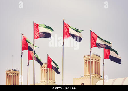 Sept Émirats Arabes Unis drapeaux, harmonisation des couleurs appliquées, Sharjah, Emirats Arabes Unis. Banque D'Images