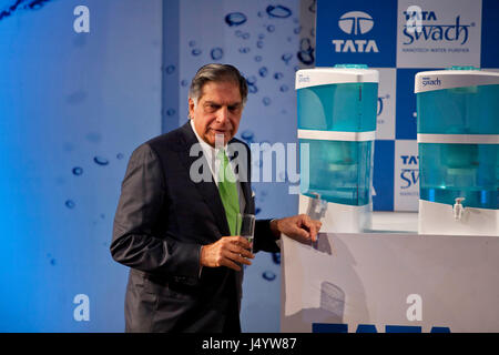 Ratan Tata pendant le lancement de purificateur d'eau, Mumbai, Maharashtra, Inde, Asie Banque D'Images