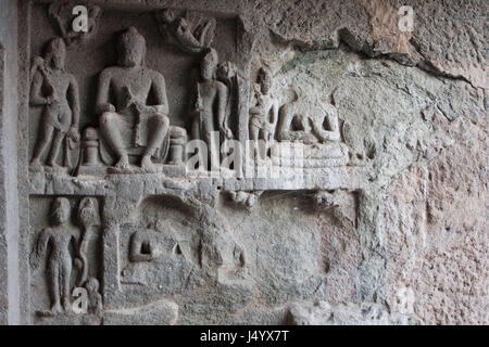 Sculpture Bouddha sur le mur, les grottes d'Ellora, aurangabad, Maharashtra, Inde, Asie Banque D'Images