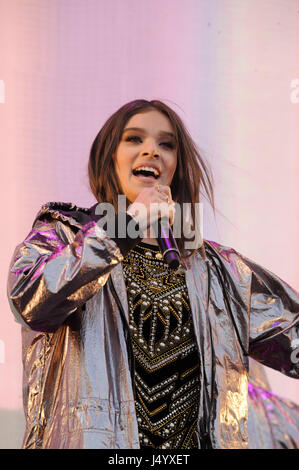 Hailee Steinfeld en 2017 RADIO KIIS FM Wango Tango à l'StubHub Center le 13 mai 2017 à Carson, Californie. Banque D'Images