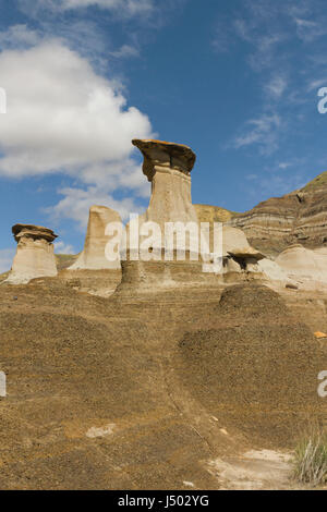 Cheminées dans les Badlands canadiennes près de Drumheller, Alberta, Canada Banque D'Images