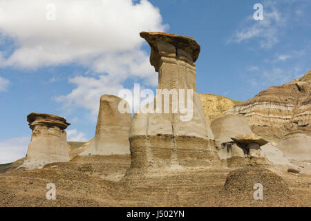 Cheminées dans les Badlands canadiennes près de Drumheller, Alberta, Canada Banque D'Images