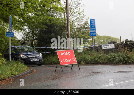 Leeds, UK. 15 mai, 2017. La police a lancé une enquête pour meurtre après le corps d'une jeune femme de 26 ans a été retrouvé dans un bois près de rochers Alwoodley à Leeds le 15 mai 2017. Credit : James Copeland/Alamy Live News Banque D'Images