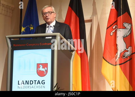 Hanovre, Allemagne. 15 mai, 2017. Jean-Claude Juncker, président de la Commission européenne, prononce un discours au début d'une cérémonie marquant le 70e anniversaire de l'état le parlement Landtag de Basse-Saxe à Hanovre, Allemagne, 15 mai 2017 Photo : Holger Hollemann/dpa/Alamy Live News Banque D'Images