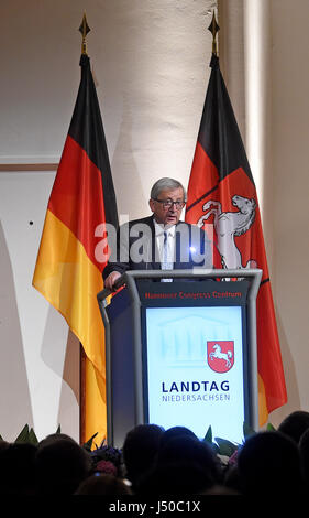 Hanovre, Allemagne. 15 mai, 2017. Jean-Claude Juncker, président de la Commission européenne, prononce un discours au début d'une cérémonie marquant le 70e anniversaire de l'état le parlement Landtag de Basse-Saxe à Hanovre, Allemagne, 15 mai 2017 Photo : Holger Hollemann/dpa/Alamy Live News Banque D'Images