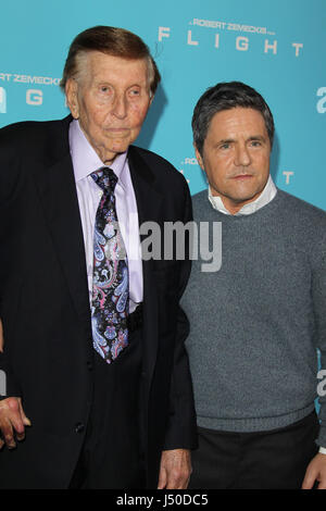 HOLLYWOOD, CA - le 23 octobre : Brad Grey et Sumner Redstone au Los Angeles premiere de 'vol' à l'ArcLight Cinemas le 23 octobre 2012 à Hollywood, Californie. © mpi21/MediaPunch Inc. Banque D'Images