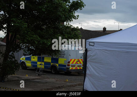 Thurrock, UK. 15 mai, 2017. Une tente de la police couvre la zone de recherche pour le corps de Danielle Jones, qui a été assassiné il y a 16 ans, mais le corps n'a jamais été trouvé Crédit : Ian Davidson/Alamy Live News Banque D'Images