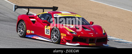 Monterey, Californie, USA. 13 mai, 2017. # 115 Murray Rothlander entrée en virage 1 au cours de la Ferrari Challenge Pirelli suis Race 2488 TP Série au Mazda Raceway Laguna Seca. Credit : csm/Alamy Live News Banque D'Images