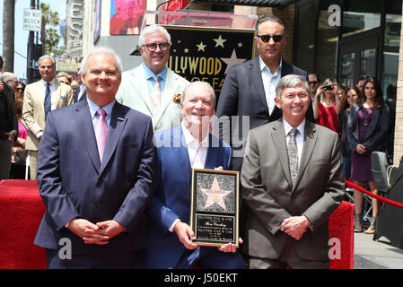 Hollywood, CA. 15 mai, 2017. Jeff Zarrinnam, Vin di Bona, Andy Garcia, Ken Corday, Leron Gubler, à Ken Corday honoré avec étoile sur le Hollywood Walk of Fame en sur le Walk of Fame de Hollywood en Californie le 15 mai 2017. Credit : Fs/media/Alamy Punch Live News Banque D'Images